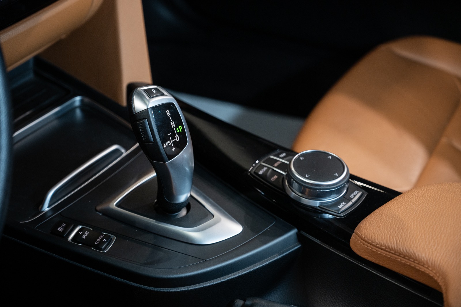 BMW 318i Luxury 2018